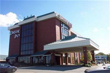 Drury & St. Louis Airport Hotel Edmundson